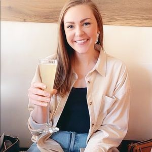 Meet your Posher, Fay